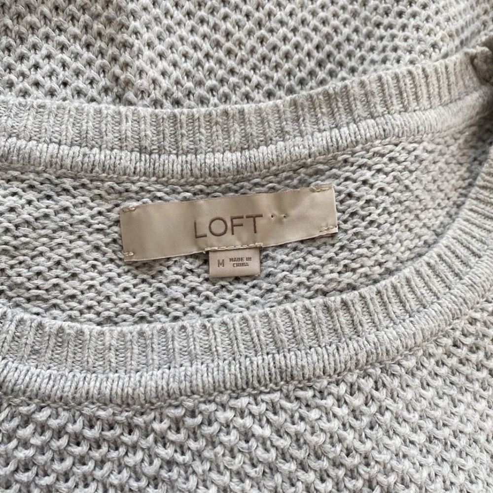 LOFT Wool Blend Sweater Size Medium Light Gray Textured Long Sleeves - Picture 4 of 4